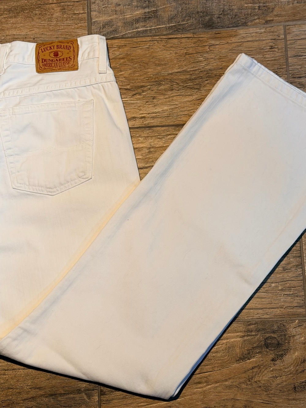Lucky Brand women’s button up White Straight-Leg Jeans